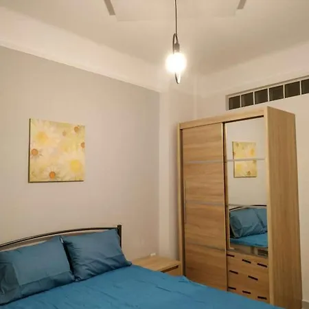 Center 2 Apartment